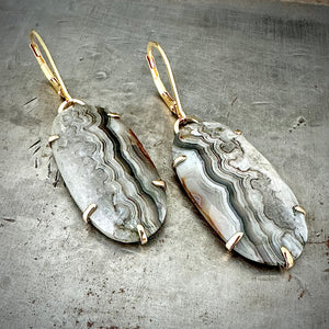 Rose Cut Lace Agate Earrings