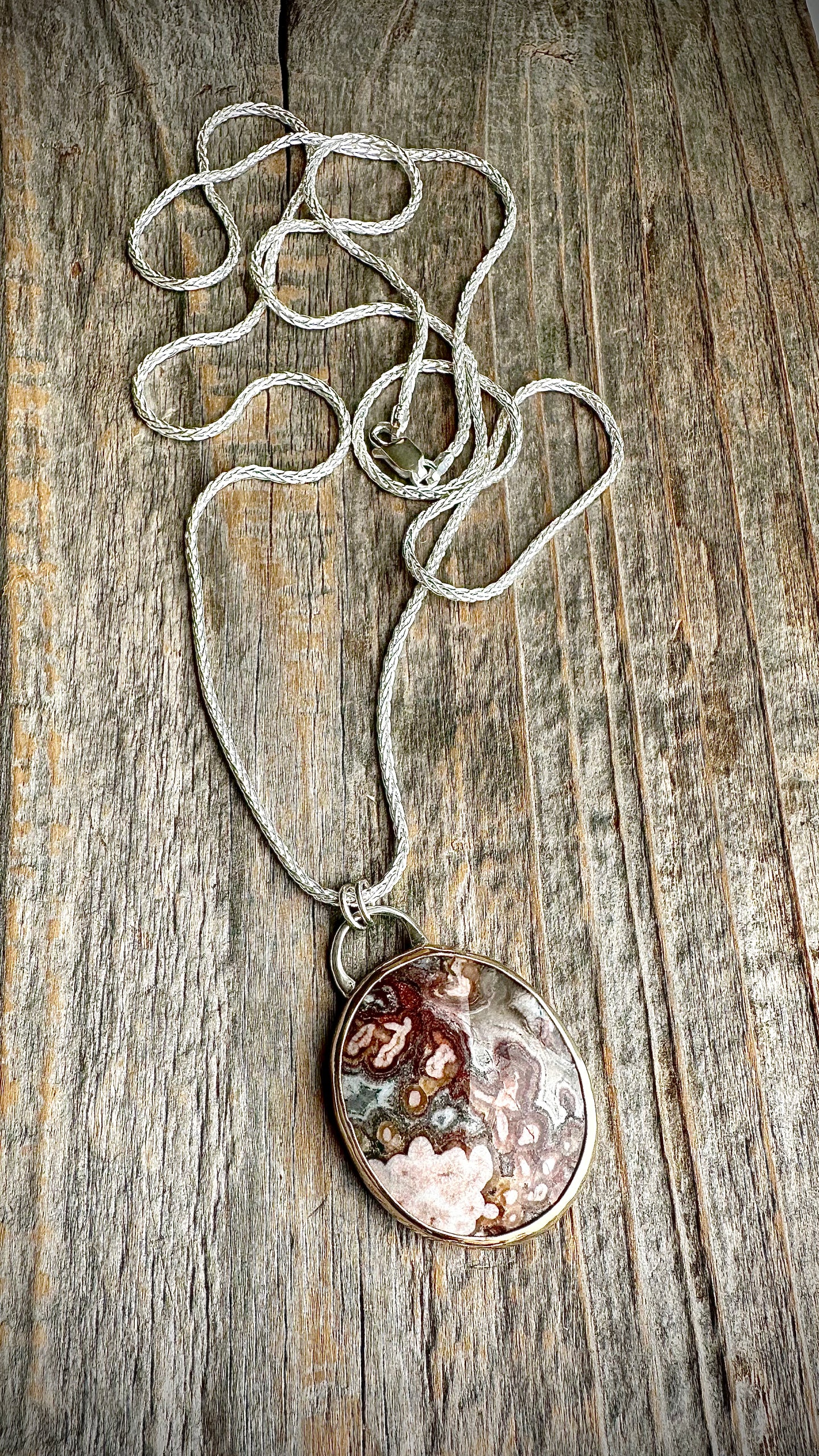 Rosecut Lace Agate Pendant